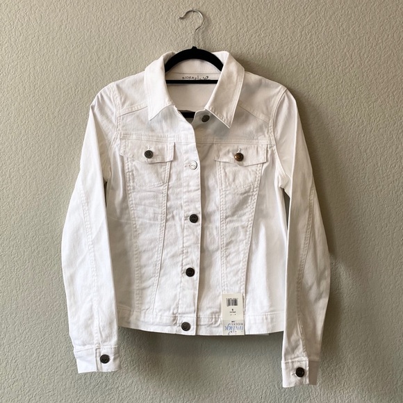 lee white denim jacket